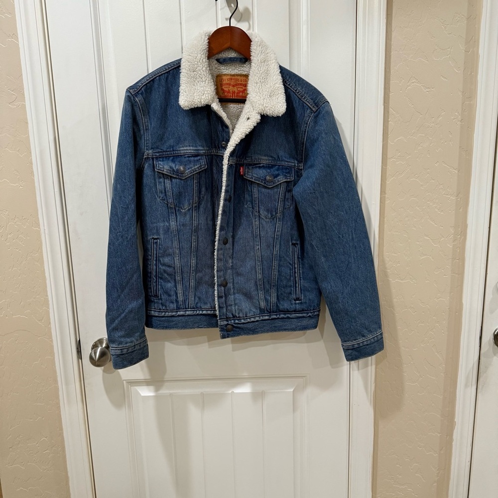 Levi's Denim Jacket with Cream Sherpa Collar